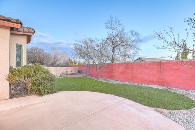 405 Loma Linda Loop NE, Rio Rancho, NM 87124
