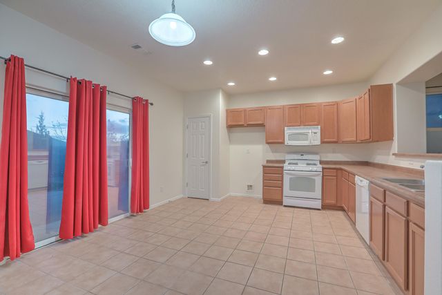 405 Loma Linda Loop NE, Rio Rancho, NM 87124