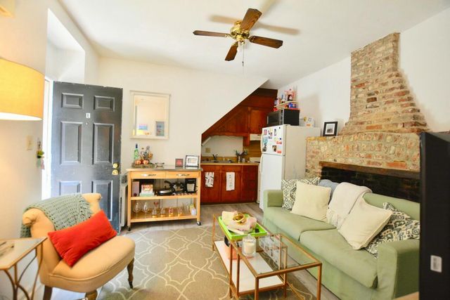 24 Bee Street E, Charleston, SC 29403