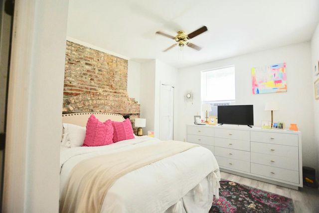 24 Bee Street E, Charleston, SC 29403