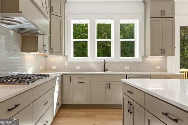 9135 Greenway Court, Gainesville, GA 30506