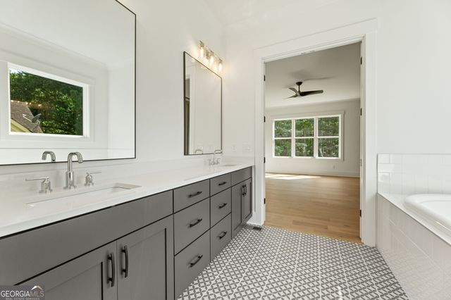 9135 Greenway Court, Gainesville, GA 30506