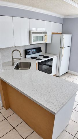 5290 W 21st Court 304, Hialeah, FL 33016