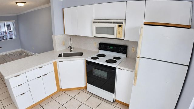 5290 W 21st Court 304, Hialeah, FL 33016