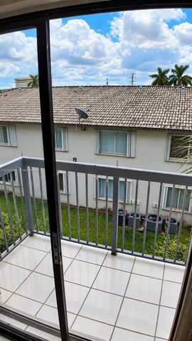 5290 W 21st Court 304, Hialeah, FL 33016