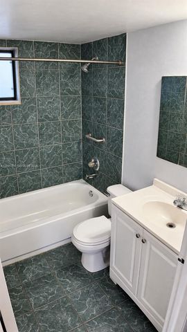 5290 W 21st Court 304, Hialeah, FL 33016