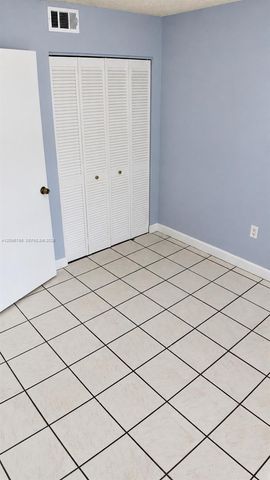 5290 W 21st Court 304, Hialeah, FL 33016
