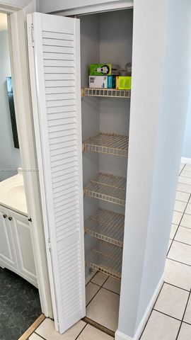 5290 W 21st Court 304, Hialeah, FL 33016