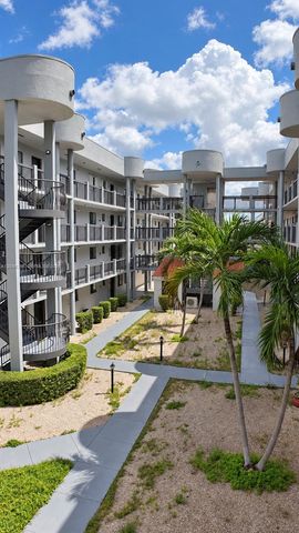 5290 W 21st Court 304, Hialeah, FL 33016