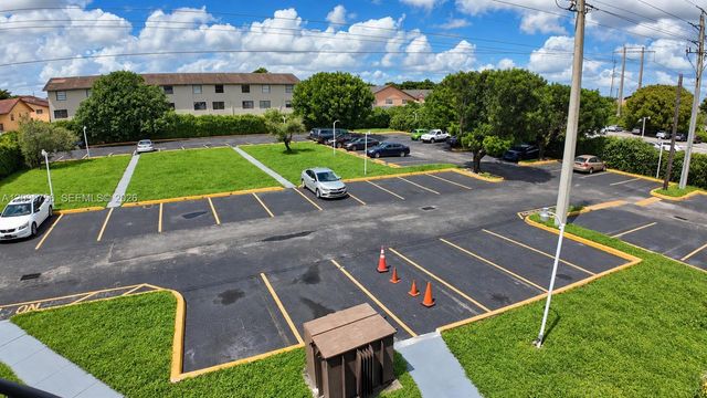 5290 W 21st Court 304, Hialeah, FL 33016