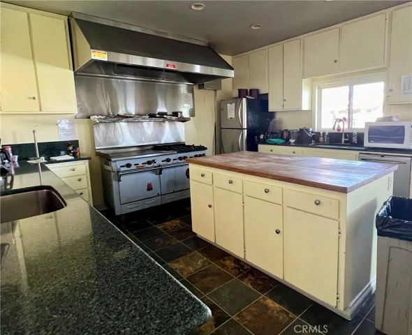 9800 Baseline 62, Rancho Cucamonga, CA 91701