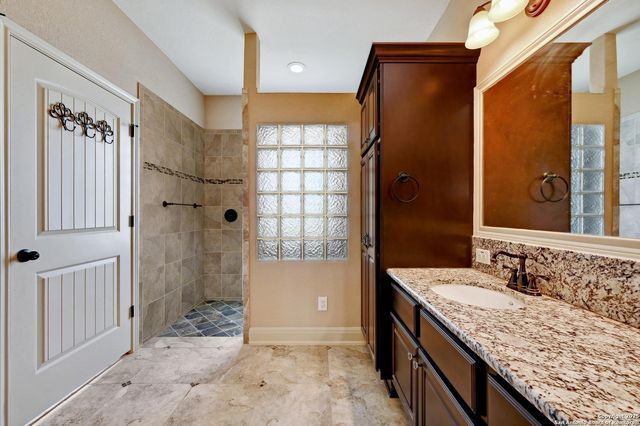 100 Prim Rose, Blanco, TX 78606