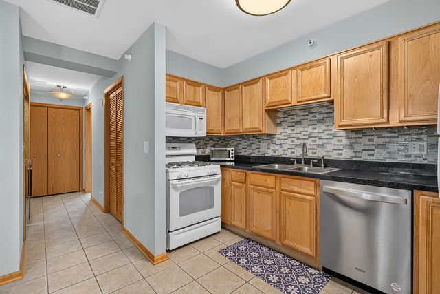 1011 Ashley Court S 2D, Lockport, IL 60441
