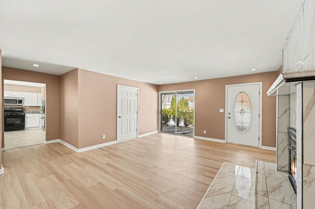 216 Aveline Street, Ypsilanti Twp, MI 48197