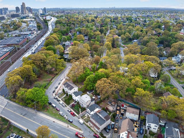 81 Potter Avenue, New Rochelle, NY 10801