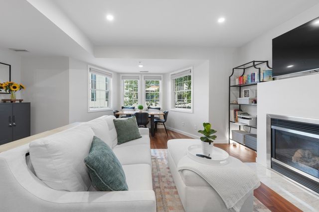 69 Galen St 3, Watertown, MA 02472