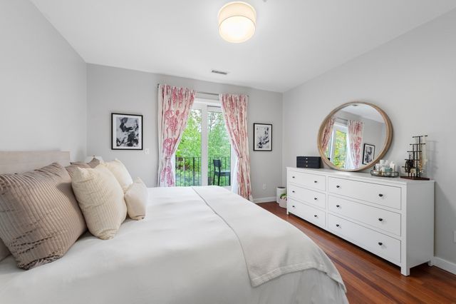 69 Galen St 3, Watertown, MA 02472