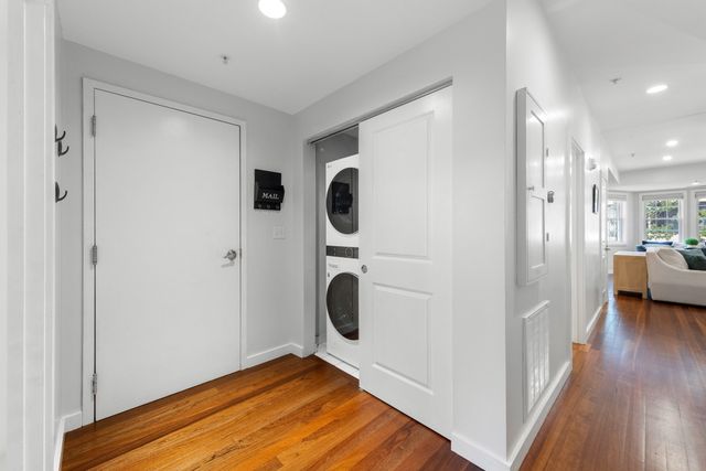 69 Galen St 3, Watertown, MA 02472