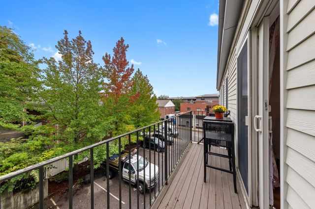 69 Galen St 3, Watertown, MA 02472
