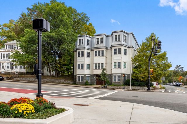 69 Galen St 3, Watertown, MA 02472