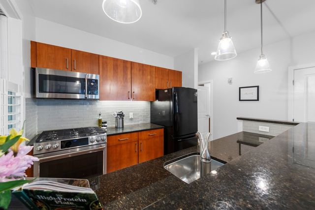69 Galen St 3, Watertown, MA 02472