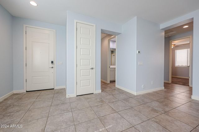 16382 W QUESTA Drive, Surprise, AZ 85387