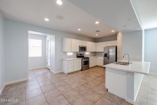 16382 W QUESTA Drive, Surprise, AZ 85387