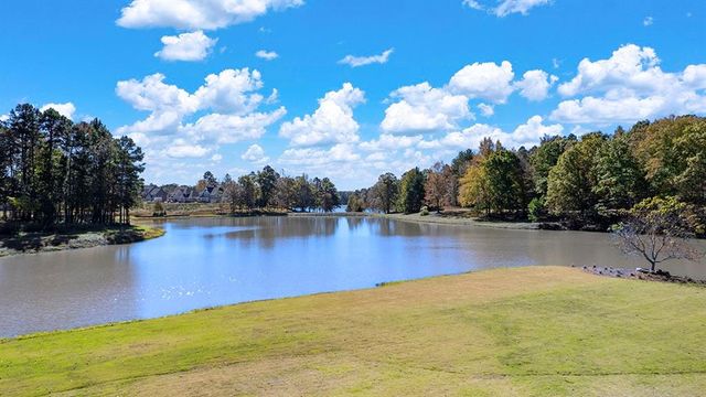 131 Champlain Road, Hoschton, GA 30548