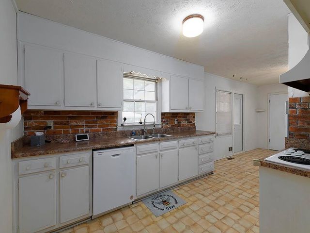 3883 N Pebble Drive, Douglasville, GA 30134