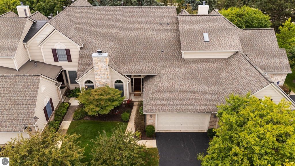 16729 Lyonhurst Circle, Northville, MI 48178