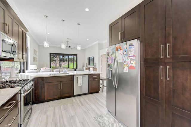 6041 SW 195TH Avenue, Pembroke Pines, FL 33332
