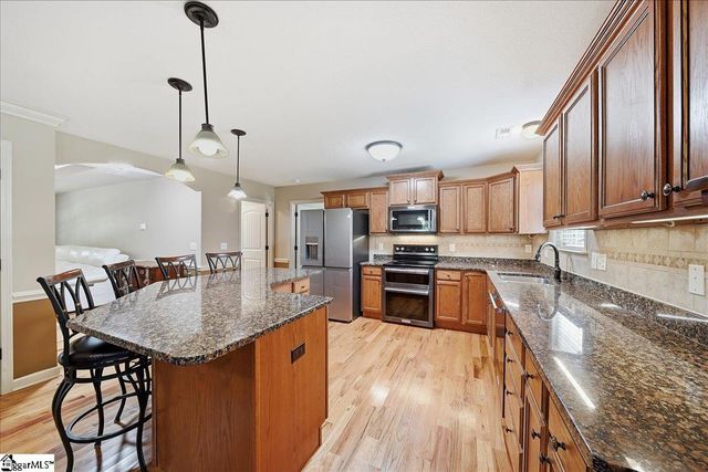 125 Fox Farm Way, Greer, SC 29651