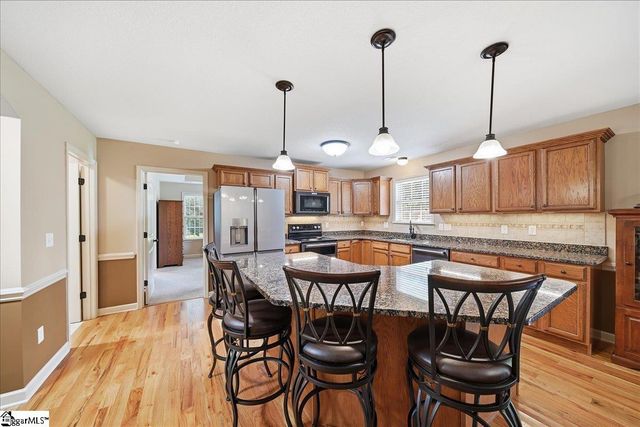 125 Fox Farm Way, Greer, SC 29651