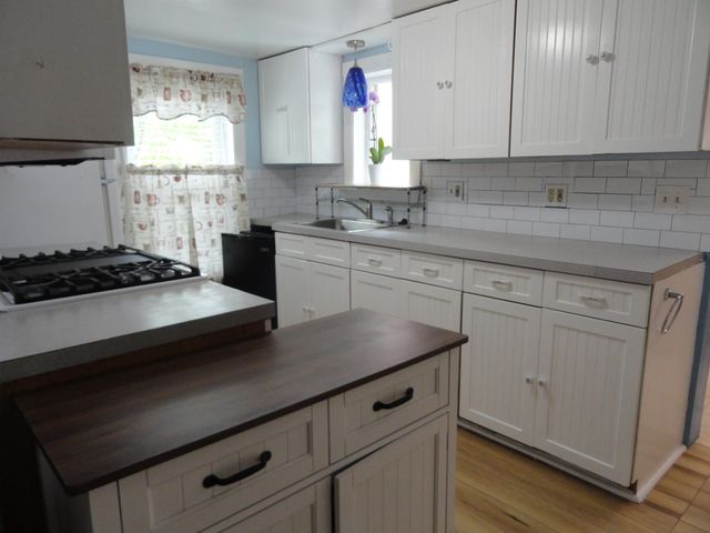 40 Parkview Street, Newport, NH 03773