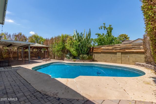 1640 E LA JOLLA Drive, Tempe, AZ 85282