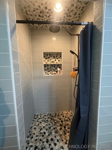 19865 E 769 Road, Tahlequah, OK 74464