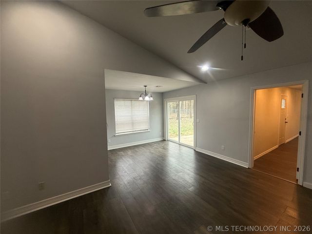 19865 E 769 Road, Tahlequah, OK 74464