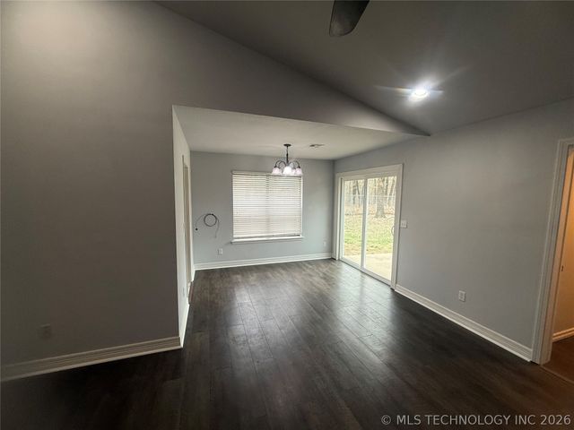 19865 E 769 Road, Tahlequah, OK 74464