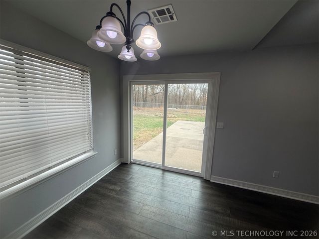 19865 E 769 Road, Tahlequah, OK 74464