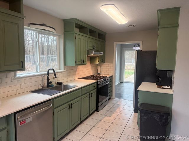 19865 E 769 Road, Tahlequah, OK 74464