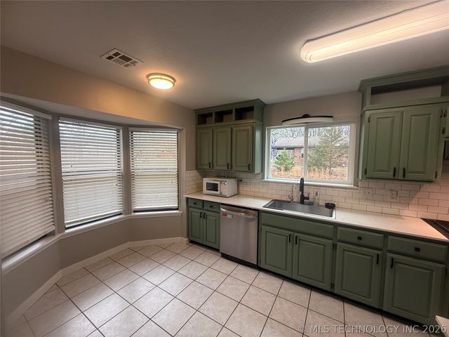 19865 E 769 Road, Tahlequah, OK 74464