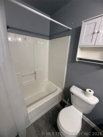 19865 E 769 Road, Tahlequah, OK 74464