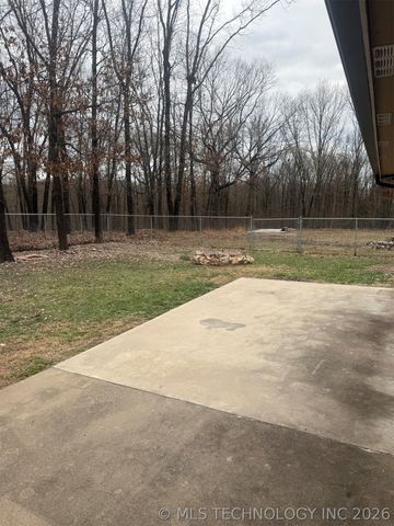19865 E 769 Road, Tahlequah, OK 74464