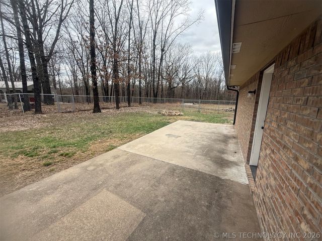 19865 E 769 Road, Tahlequah, OK 74464