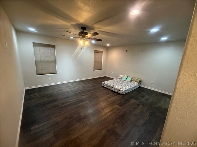 19865 E 769 Road, Tahlequah, OK 74464