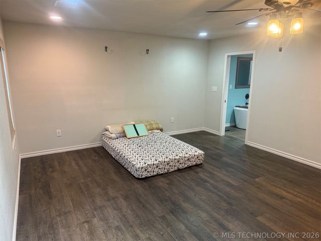 19865 E 769 Road, Tahlequah, OK 74464