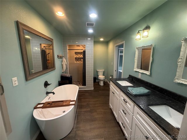 19865 E 769 Road, Tahlequah, OK 74464