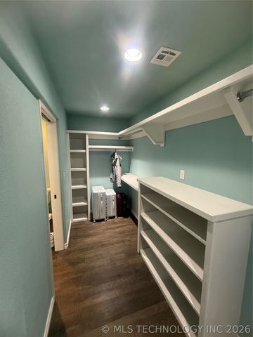 19865 E 769 Road, Tahlequah, OK 74464