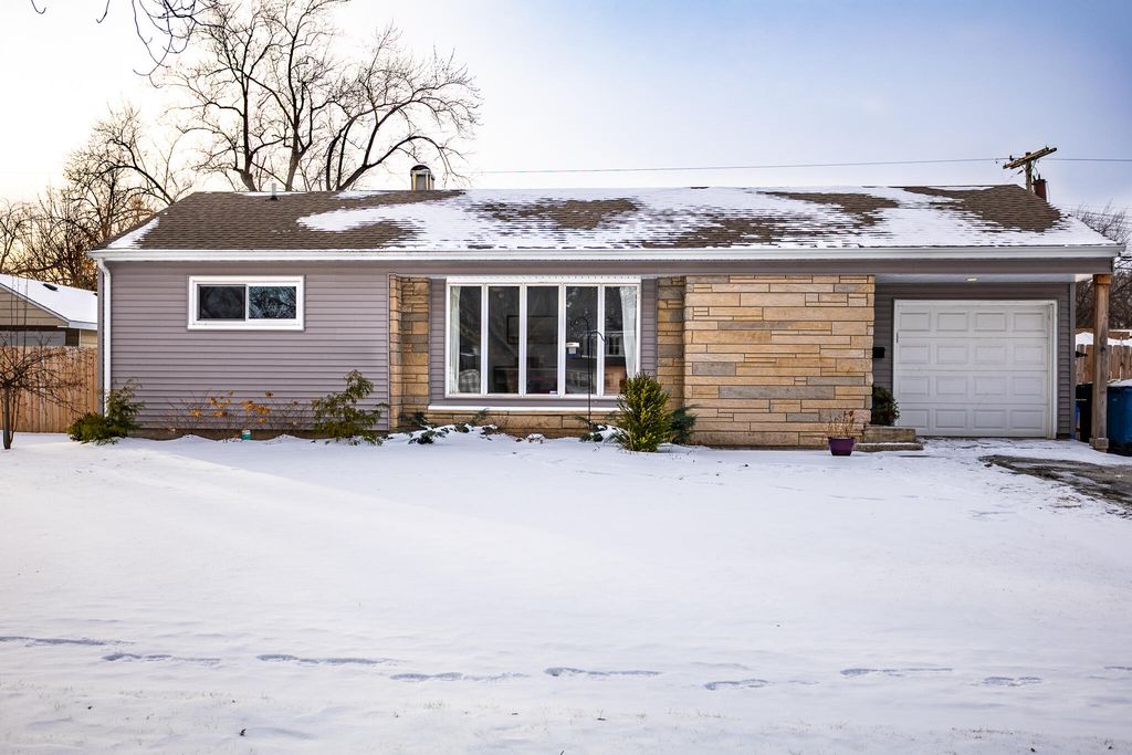 903 S Main Street, Crown Point, IN 46307