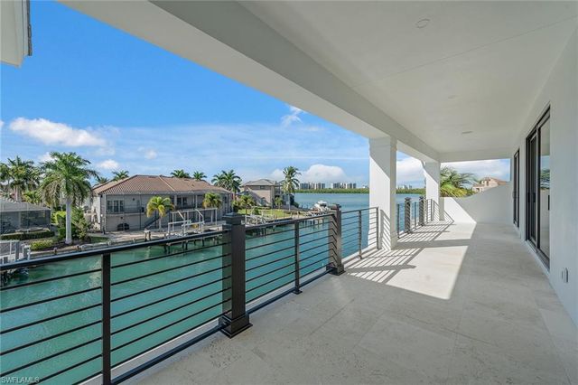 810 Elm CT, Marco Island, FL 34145